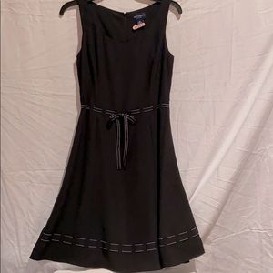 Silk Ann Taylor LBD - STUNNING
